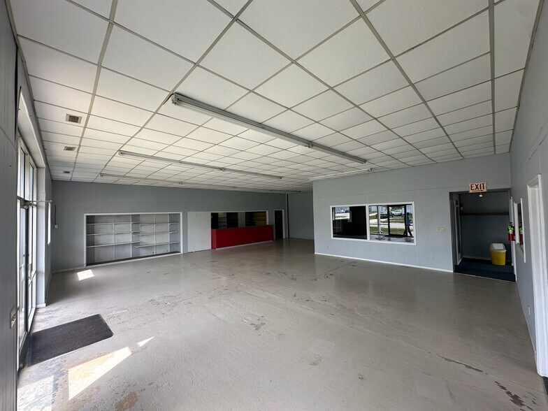 More Photos Of 2242 Silver St, Ashland Light Manufacturing For Lease