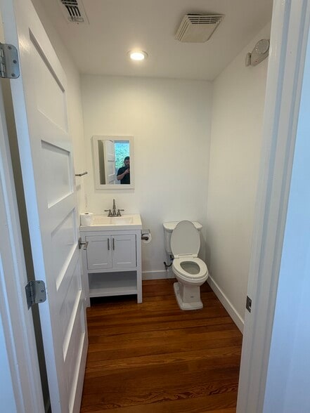 More Photos Of 418 Vine St, San Antonio Office Residential For Sale