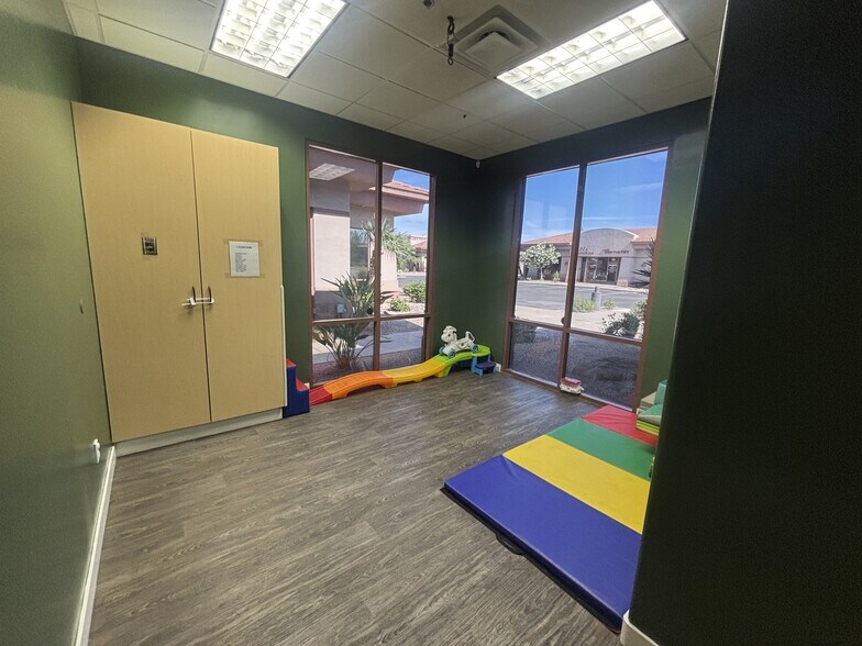 More Photos Of 1830 S Alma School Rd, Mesa Medical For Sale