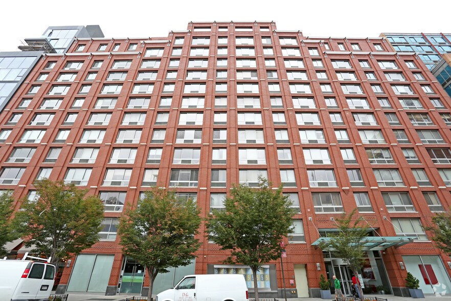 More Photos Of 555 W 23rd St, New York Apartments For Lease