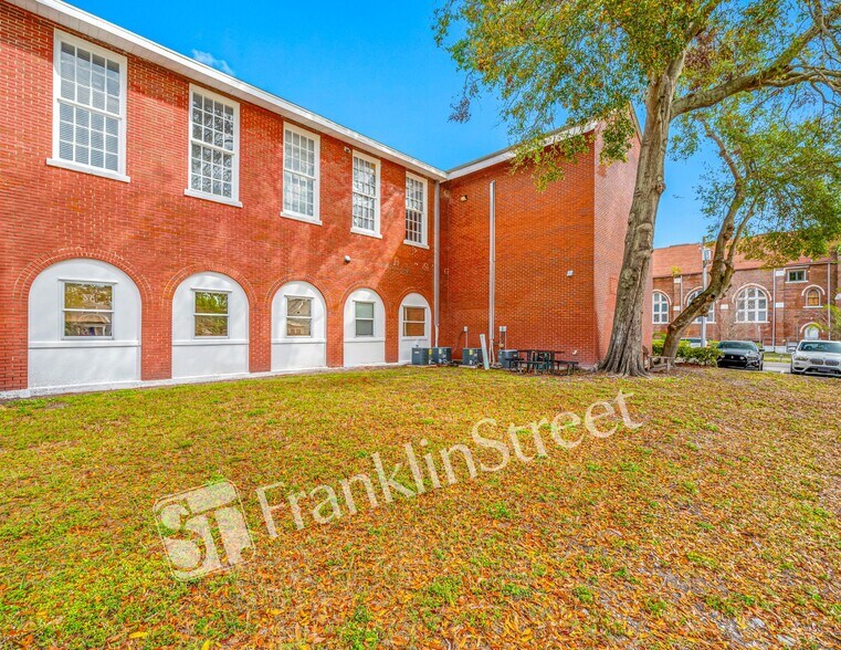 More Photos Of 1090 10th St N, Saint Petersburg Apartments For Sale
