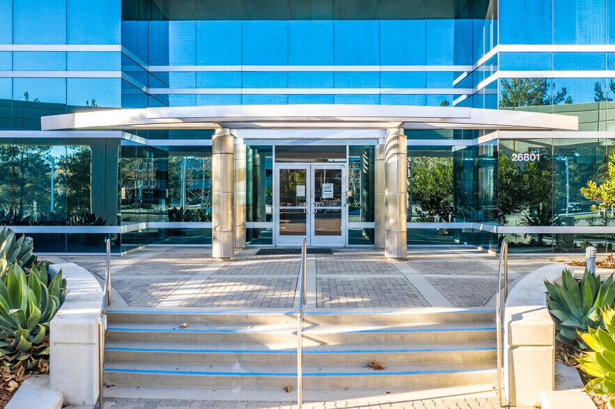 More Photos Of 26801 Agoura Rd, Calabasas Manufacturing For Lease