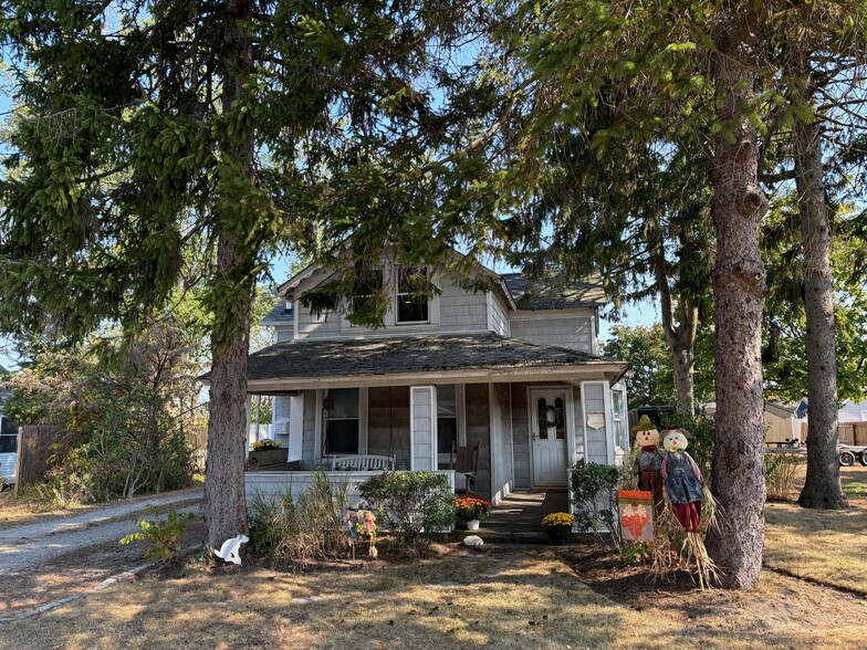 Primary Photo Of 177 River Ave, Patchogue Specialty For Sale