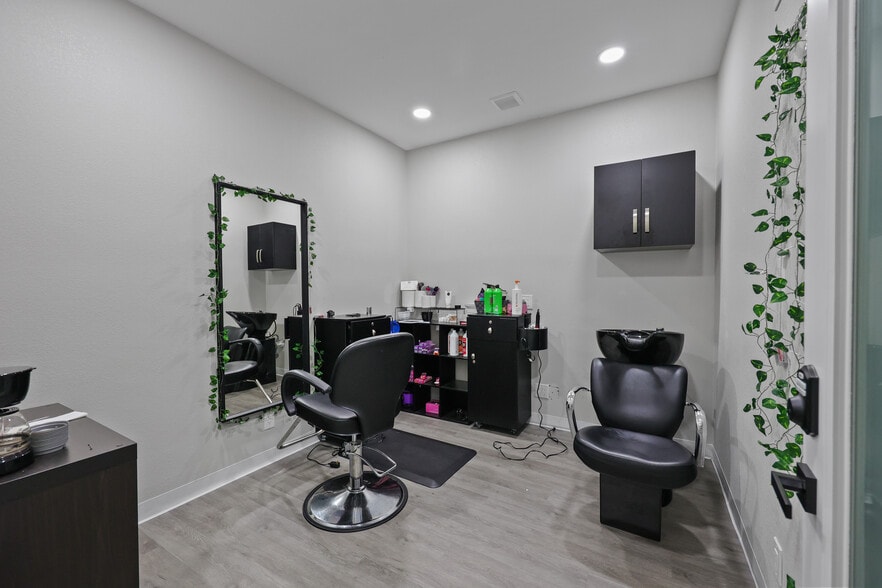 More Photos Of 20713 Aldine Westfield Rd, Houston Office Residential For Sale