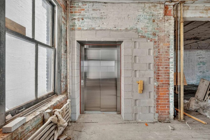More Photos Of 610 Monroe St, Toledo Storefront Retail Residential For Sale