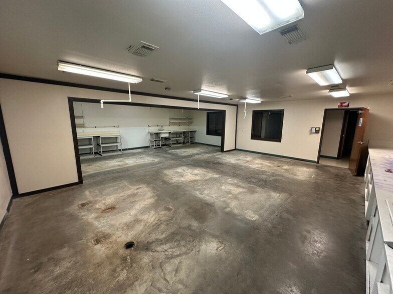 More Photos Of 1156 N Bonnie Brae St, Denton Medical For Sale