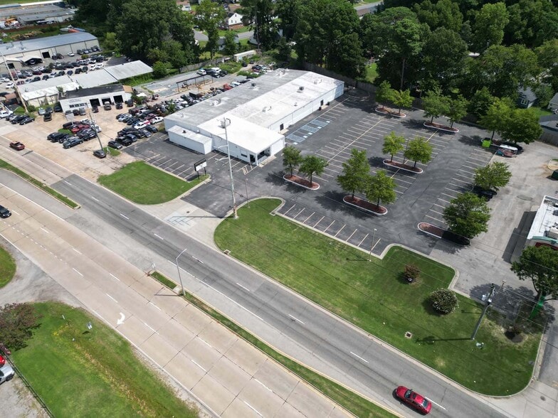 More Photos Of 227 E Mercury Blvd, Hampton General Retail For Sale