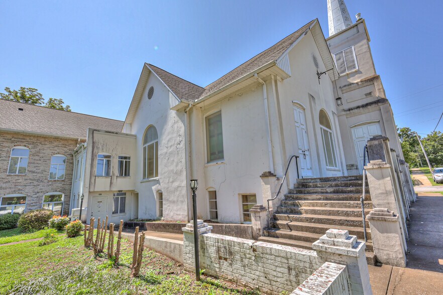 More Photos Of 228 S Military Ave, Lawrenceburg Religious Facility For Sale