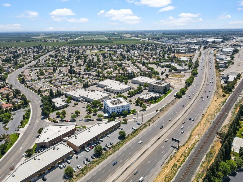 More Photos Of 5256 Pirrone Ct, Salida Warehouse For Lease