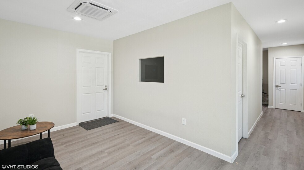 More Photos Of 4830 Whirlwind Dr, San Antonio Warehouse For Sale