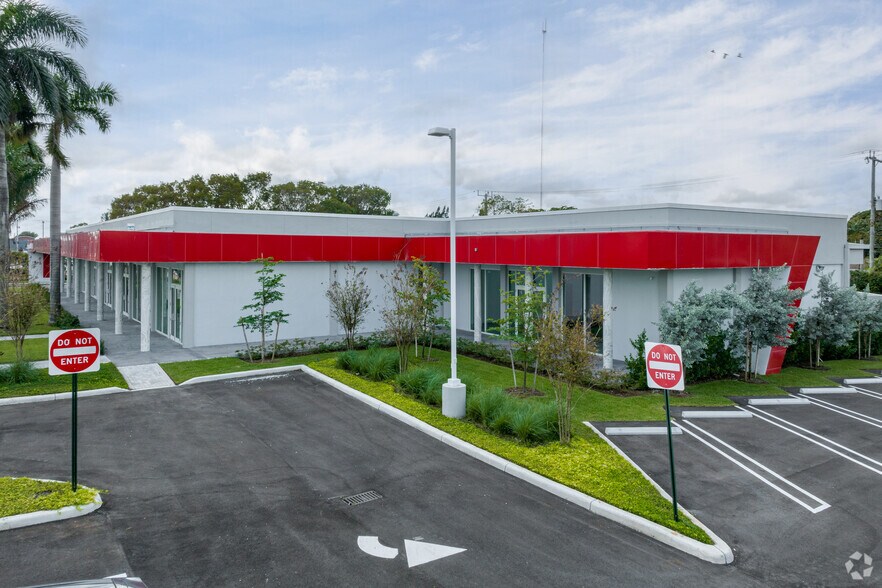 More Photos Of 20450 NW 2nd Ave, Miami Storefront For Lease