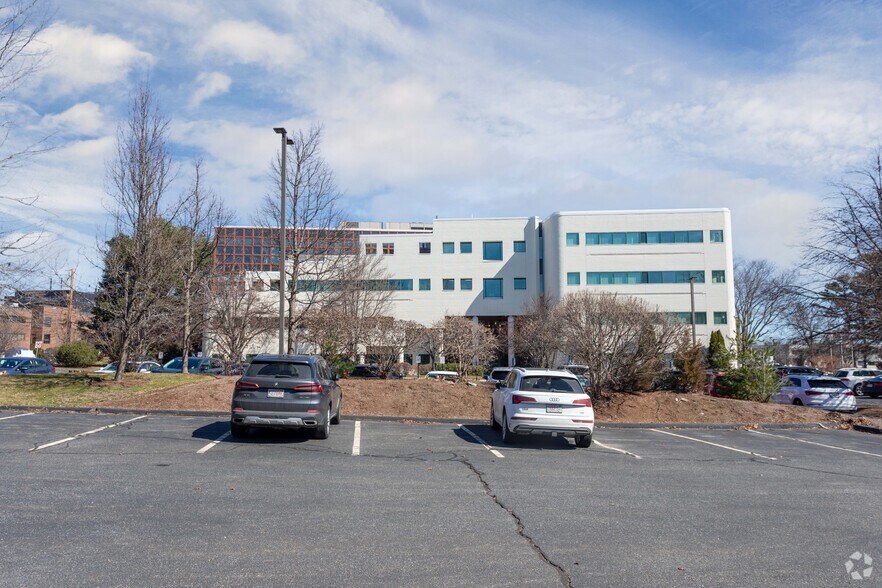 More Photos Of 205 Newbury St, Framingham Office For Lease
