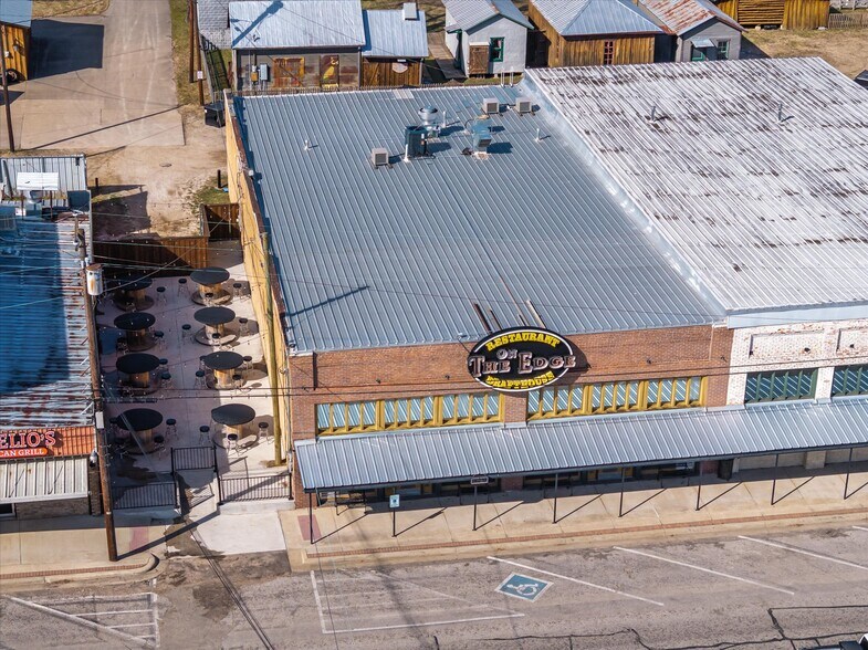 More Photos Of 109 N Houston St, Edgewood Restaurant For Sale