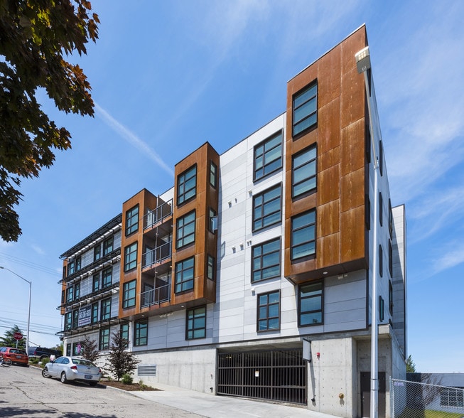 More Photos Of 4780 SE Milwaukie Ave, Portland Apartments For Sale