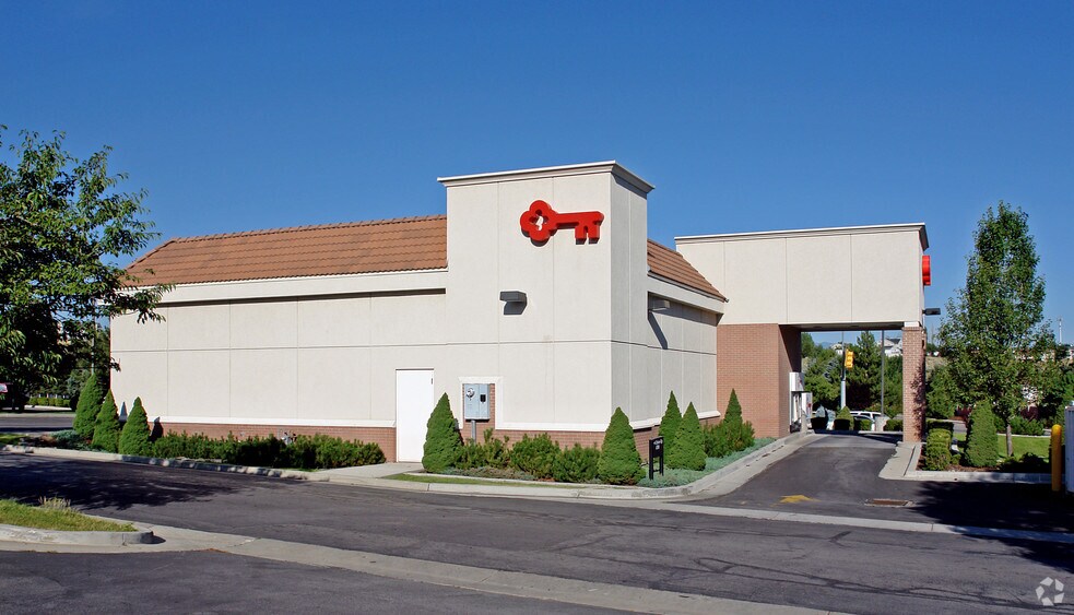 More Photos Of 8625 S Highland Dr, Sandy Bank For Sale