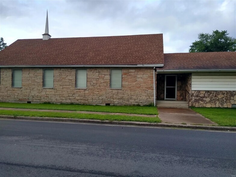 Primary Photo Of 600 E Main St, Sparta Religious Facility For Sale