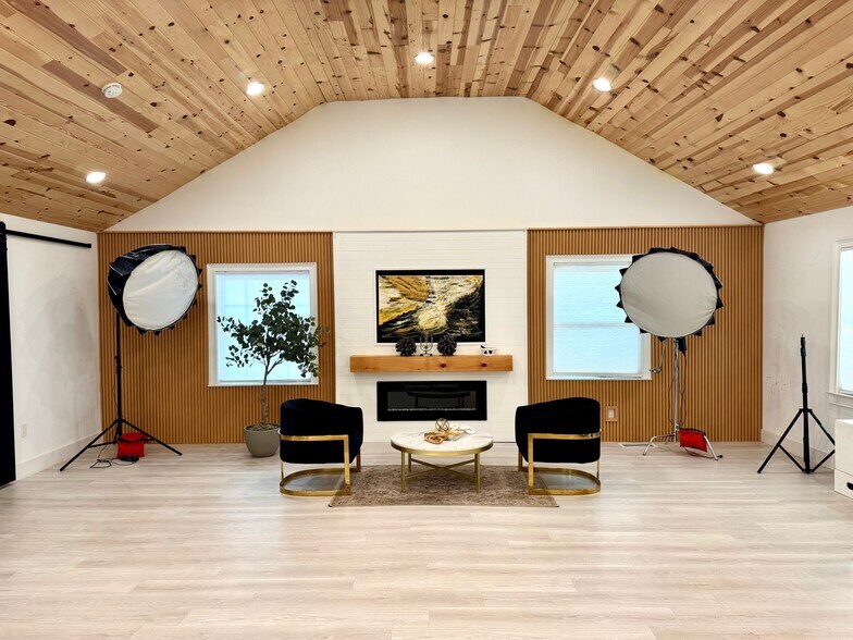 More Photos Of 4161 Roswell Rd NE, Atlanta General Retail For Sale