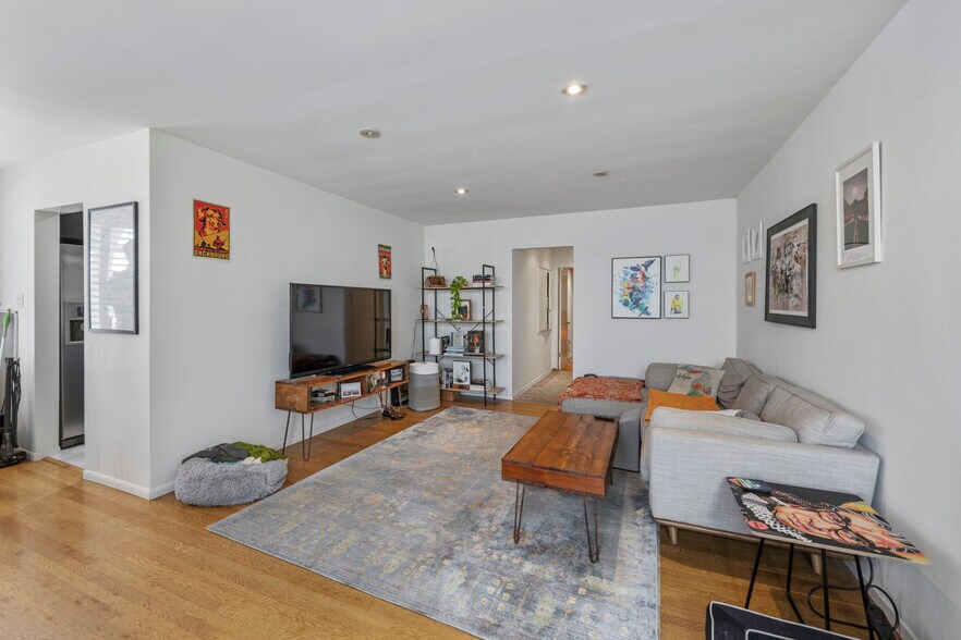 More Photos Of 8102 Norton Ave, West Hollywood Apartments For Sale