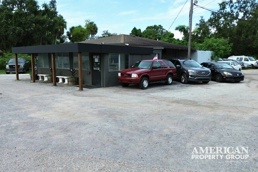 More Photos Of 3220 9th St W, Bradenton Auto Dealership For Sale