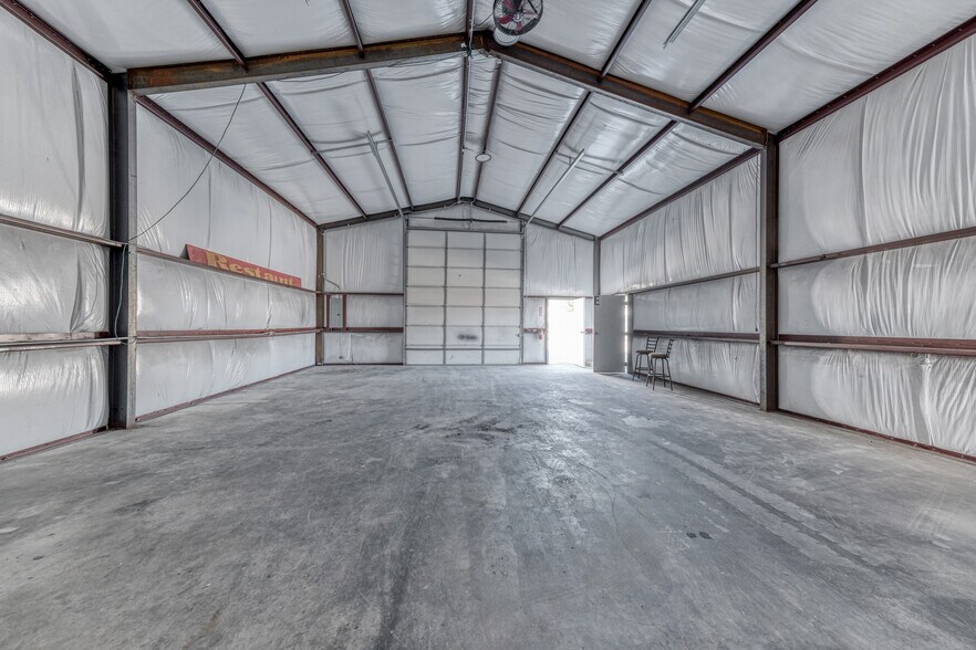 More Photos Of 11955 N FM 730, Azle Warehouse For Lease