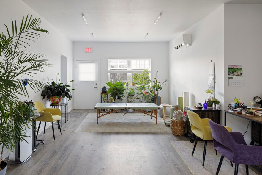 More Photos Of 78 Green St, Hudson Freestanding For Sale