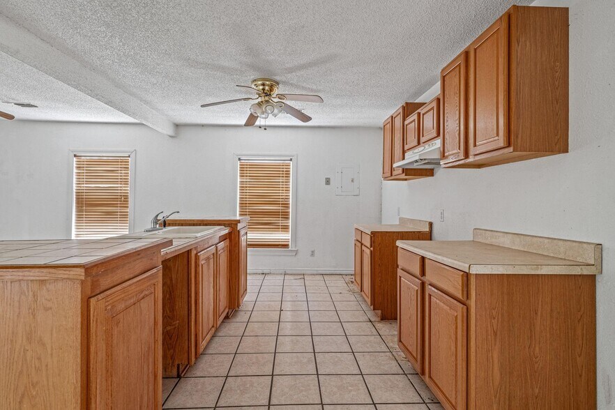 More Photos Of 14330 S Highway 281, Santo Trailer Camper Park For Sale