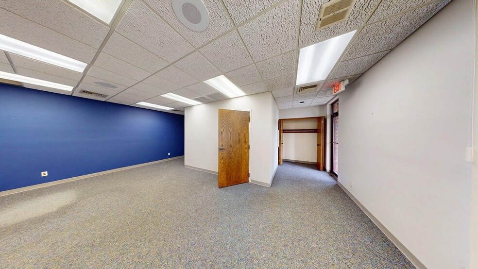 More Photos Of 990 2nd Ave, Gallipolis Freestanding For Lease