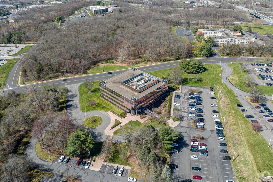 More Photos Of 175 Capital Blvd, Rocky Hill Office For Lease