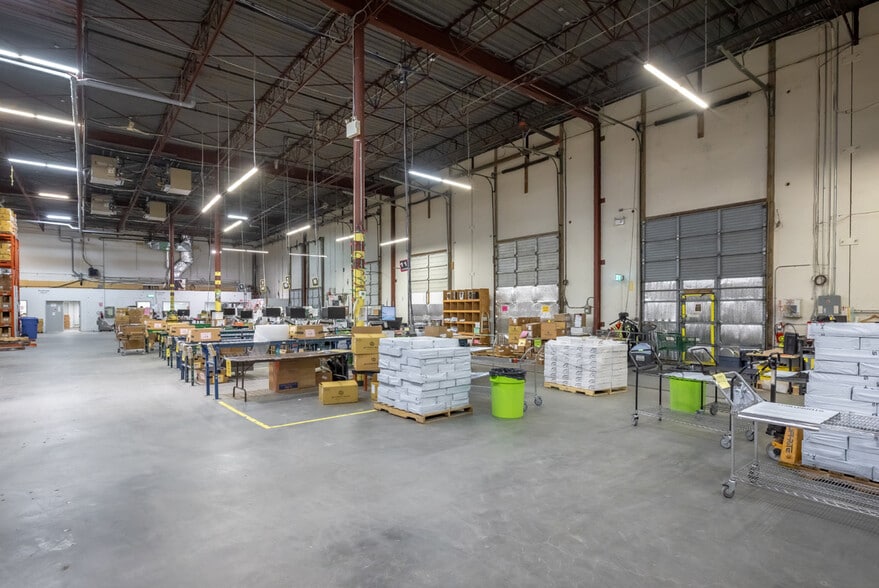 More Photos Of 2550 Boundary Rd, Burnaby Unknown For Lease