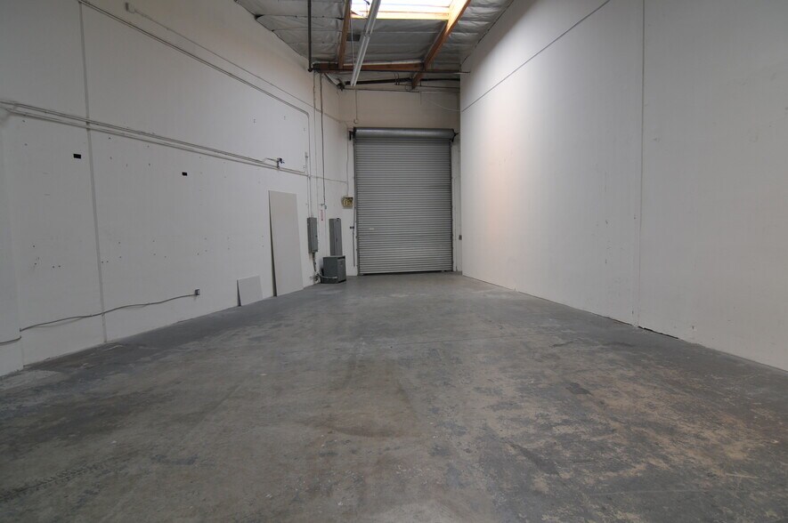 More Photos Of 9301 Jordan Ave, Chatsworth Warehouse For Lease