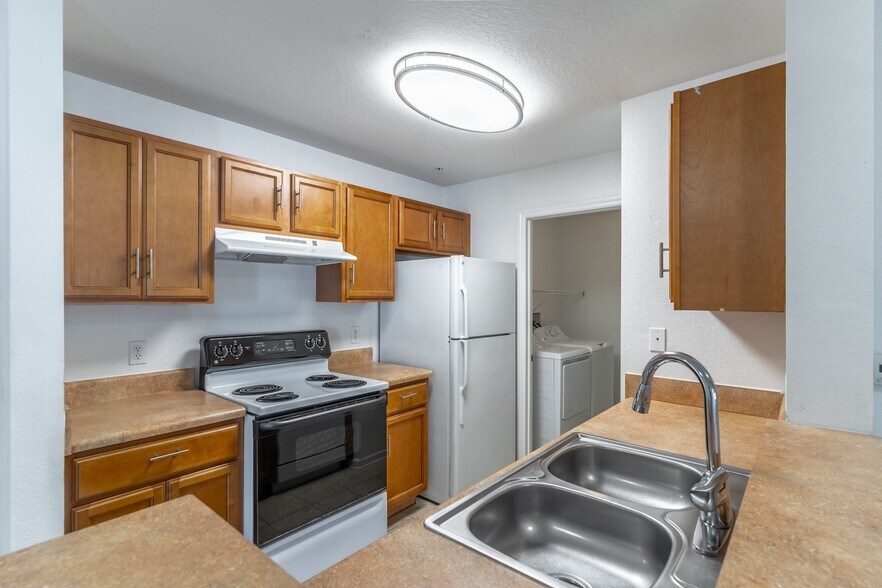 More Photos Of 450 Fontana Cir, Oviedo Apartments For Lease