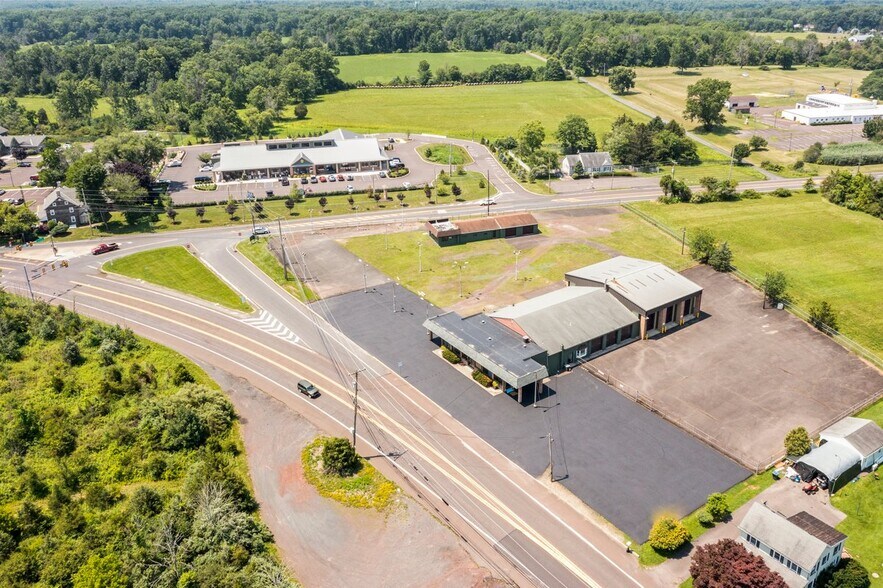 More Photos Of 8364 Easton Rd, Ottsville Auto Dealership For Sale