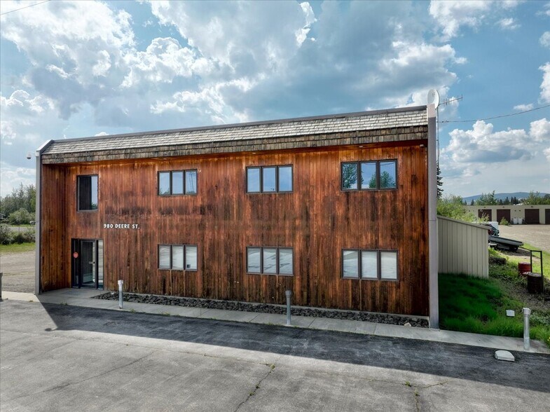 More Photos Of 980 Deere St, Fairbanks Warehouse For Sale