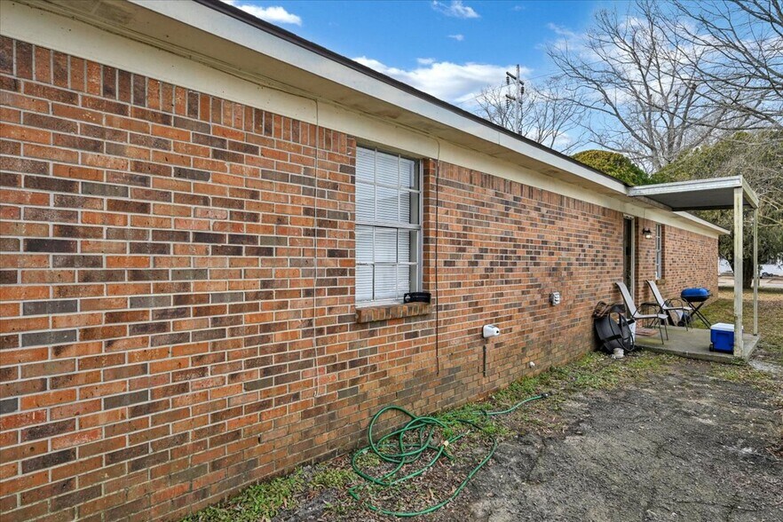 More Photos Of 410 11th Ave SW, Decatur Multifamily For Sale