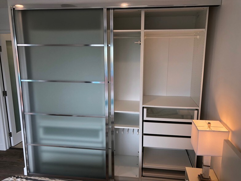 More Photos Of 472 Rosecrans Ave, Manhattan Beach Apartments For Sale