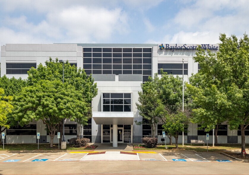 Primary Photo Of 2020 W State Highway 114, Grapevine Medical For Lease