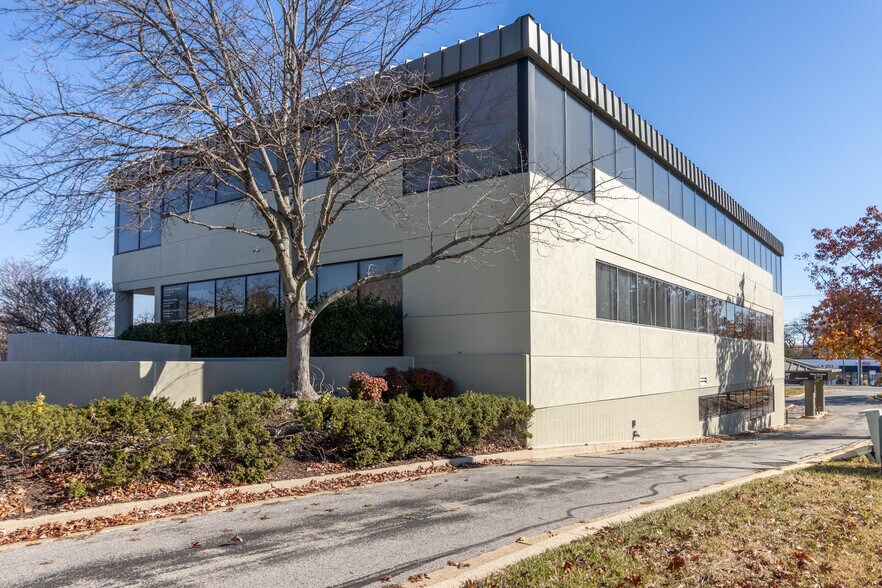 More Photos Of 13990-13994 Baltimore Ave, Laurel Medical For Sale