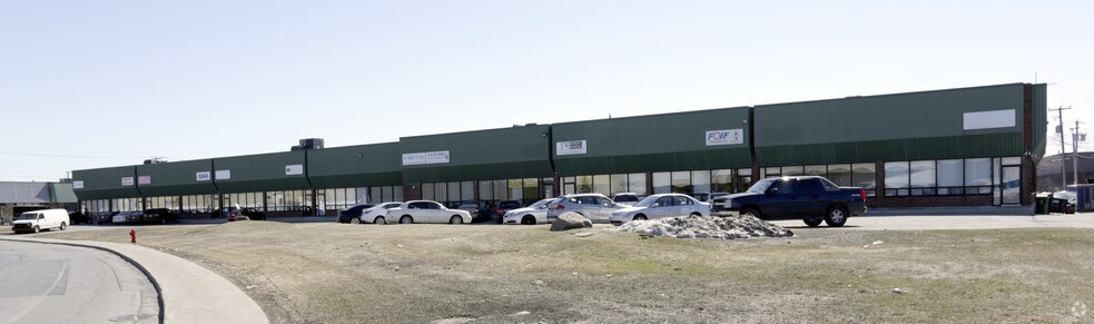 More Photos Of 4110-4190 Boul Thimens, Montréal Warehouse For Lease