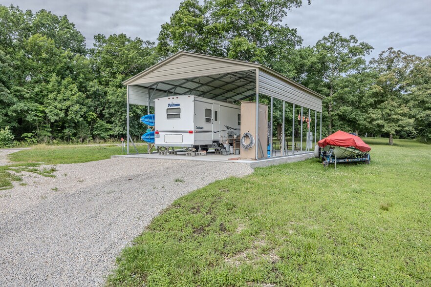 More Photos Of 2399 Twin Rivers Pt, Camdenton Trailer Camper Park For Sale