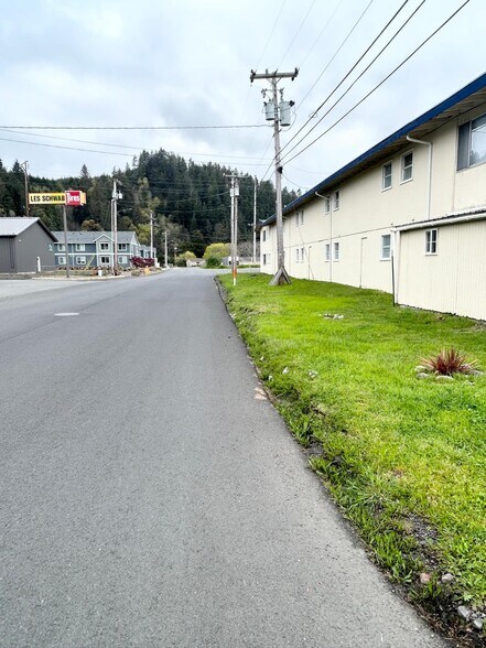 More Photos Of 1593 US 101 Hwy, Reedsport Hotel For Sale