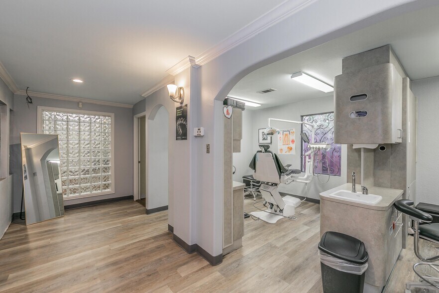 More Photos Of 2823 Kendale Dr, Dallas Medical For Sale
