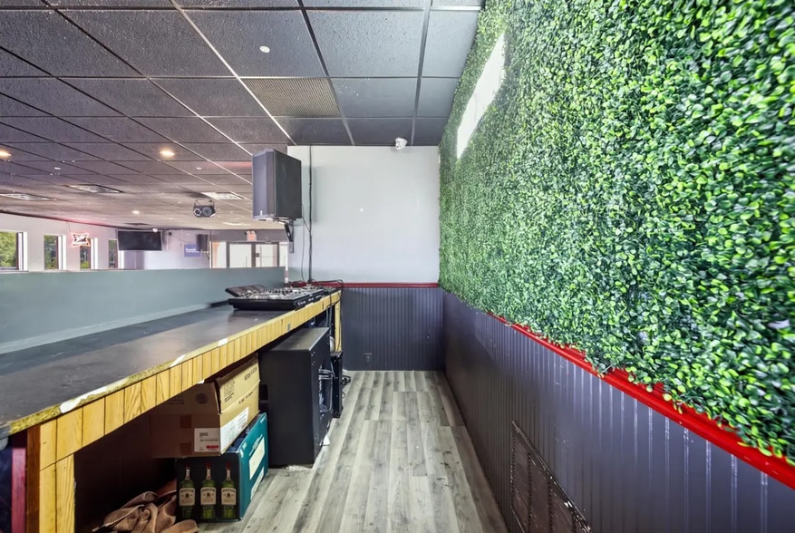 More Photos Of 8775 N 107th St, Milwaukee Restaurant For Sale