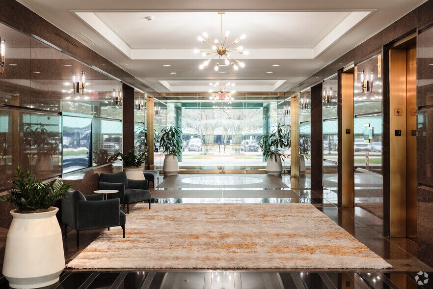 More Photos Of 1750 Valley View Ln, Dallas Office For Sale