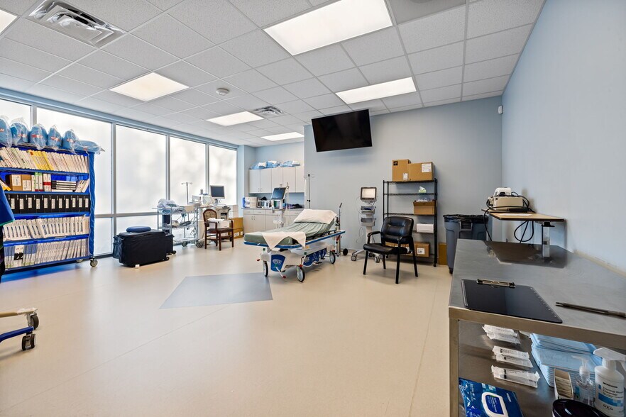 More Photos Of 1000 Crescent Green Dr, Cary Medical For Lease