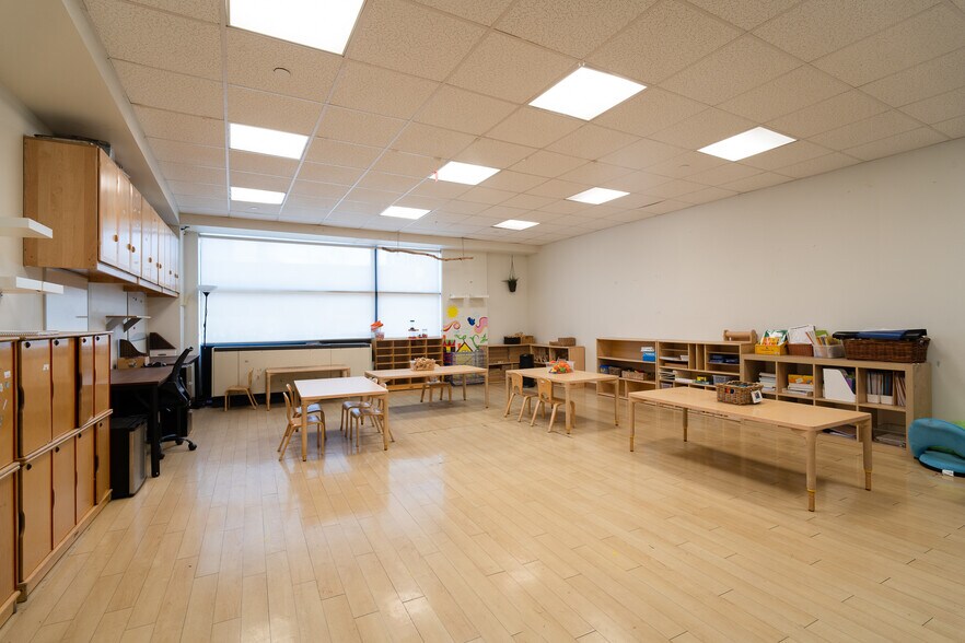 More Photos Of 297-299 N 7th St, Brooklyn Schools For Lease