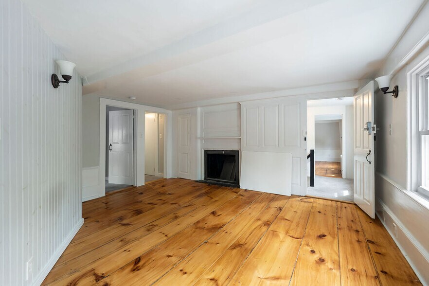 More Photos Of 3 Portsmouth Ave, Exeter General Retail For Sale