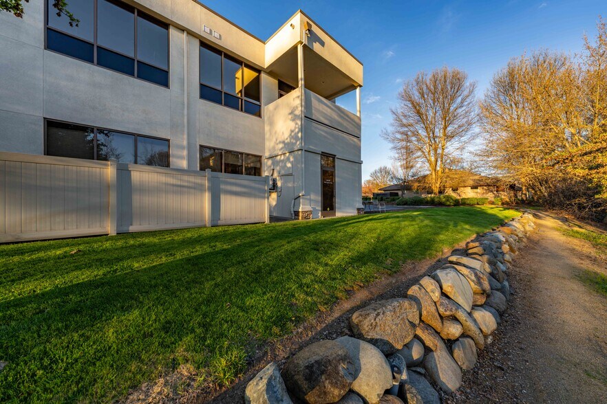 More Photos Of 3156 State St, Medford Medical For Sale