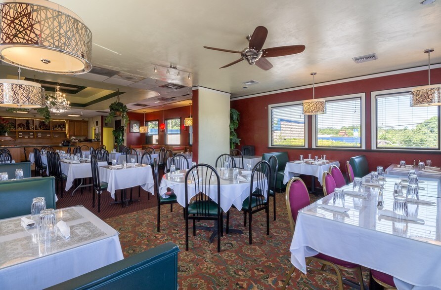 More Photos Of 2529 Apalachee Pky, Tallahassee Restaurant For Lease