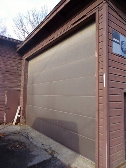 More Photos Of 11 Water St, New Paltz Freestanding For Sale