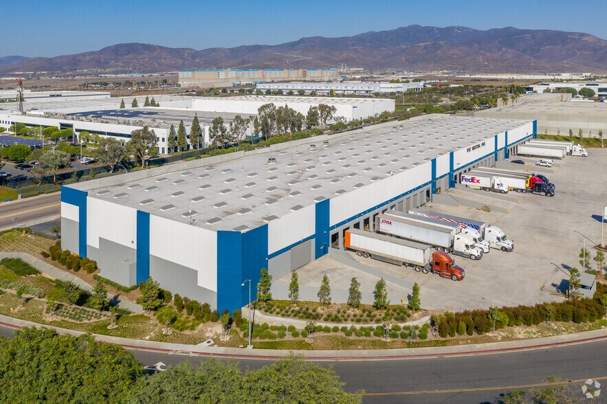More Photos Of 9505 Airway Rd, San Diego Warehouse For Lease